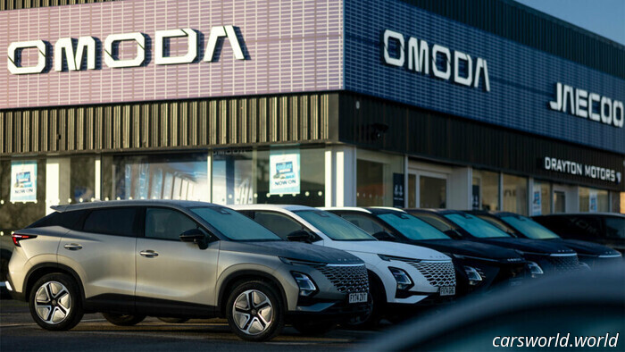 Le esportazioni cinesi di veicoli elettrici stanno esplodendo, e l'Occidente non ha modo di fermarle | Carscoops